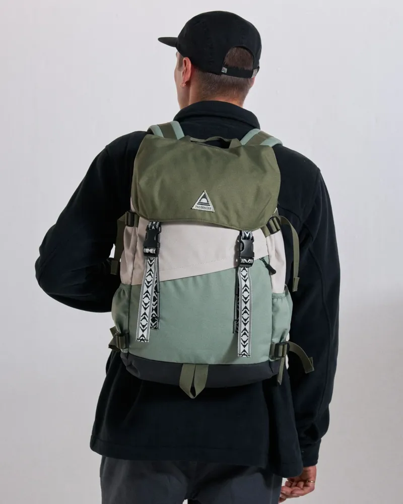 Passenger Boondocker Recycled 26L Backpack 2 in Pistachio / Misty Grey-2