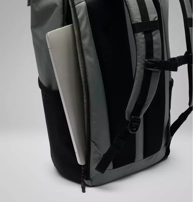 Columbia Convey III 27L Backpack in Sedona Sage / Black Lining / Sedona Sage-7