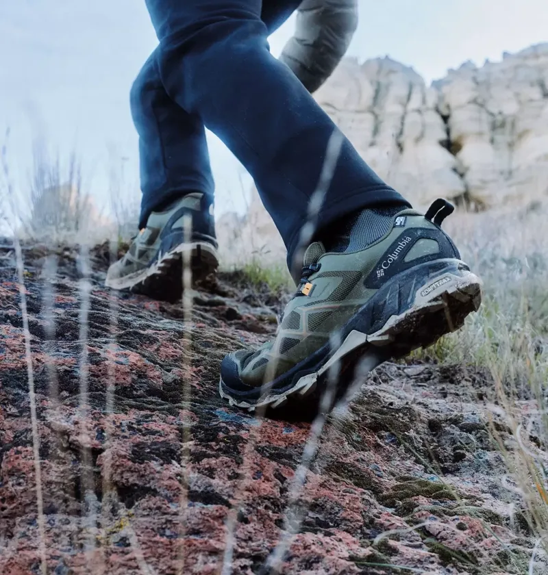 Columbia Men's Peakfreak 3 OutDry Hiking Shoes in Nori / Desert Gold-10