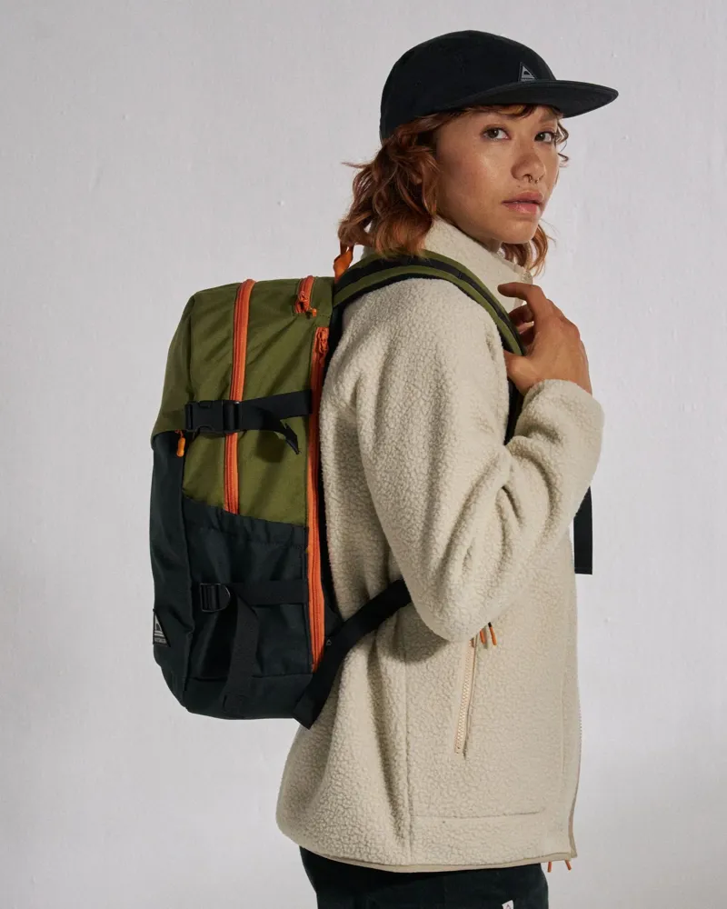 Passenger Boondocker Zip Recycled 22L Backpack in Black / Khaki-10