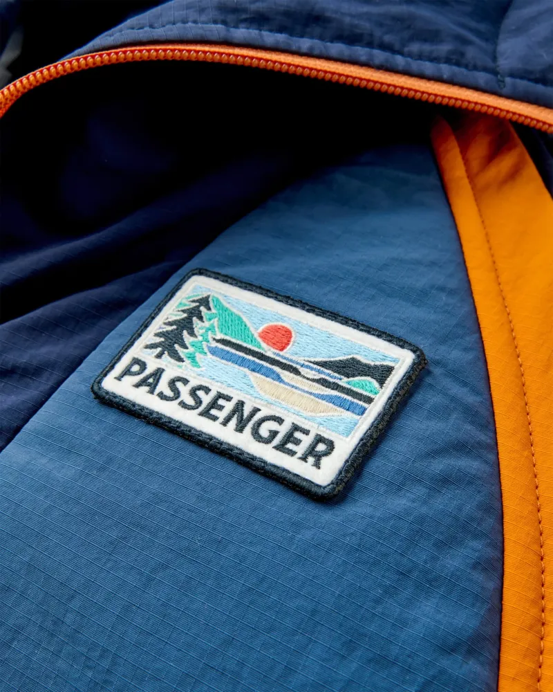 Passenger Womens Ocean Recycled Insulated Anorak in Rich Navy / Dark Denim-2