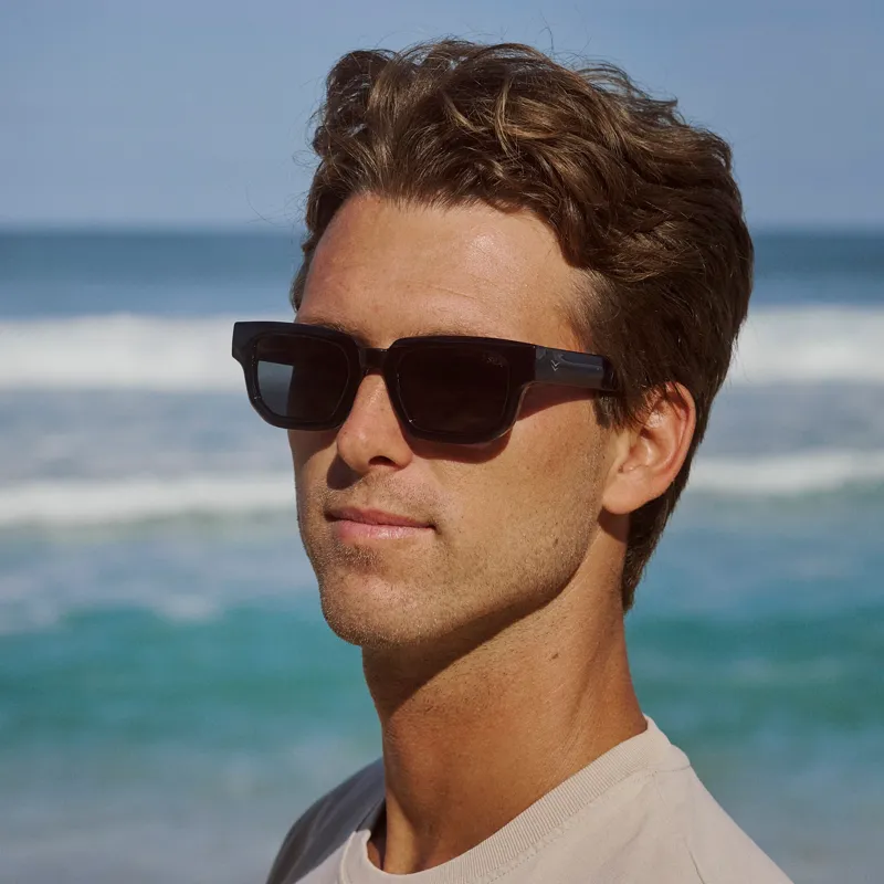 I-Sea Stone Men's Sunglasses in Black with Smoke Polarised Lens-2