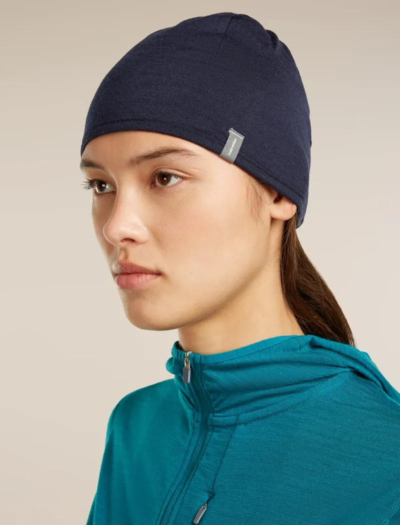 Icebreaker 200 Oasis Reverse Beanie in Dark Loden / Midnight Navy-7