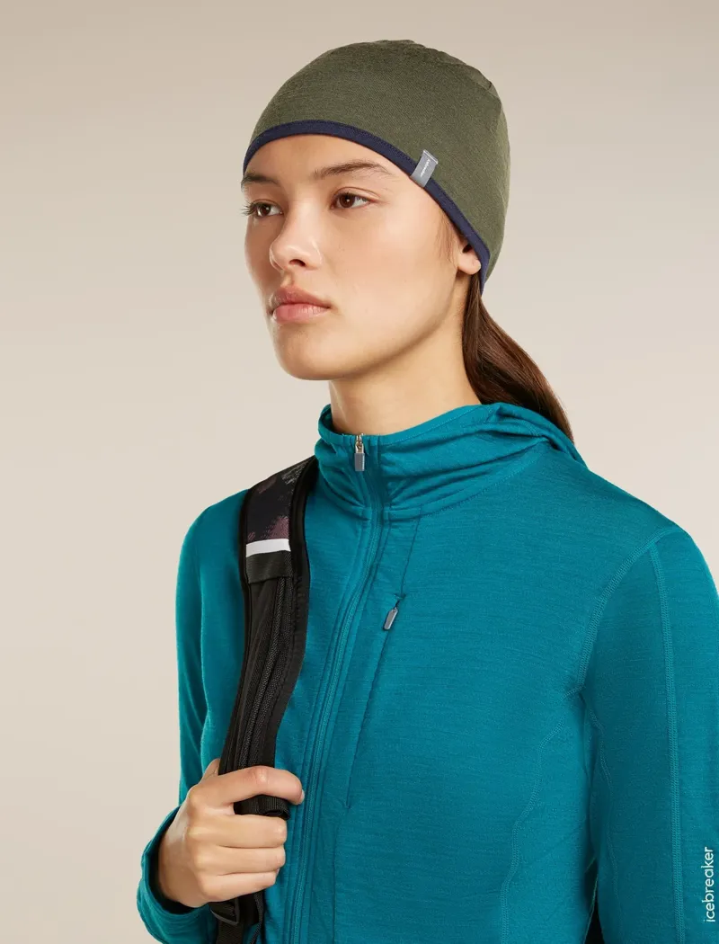 Icebreaker 200 Oasis Reverse Beanie in Dark Loden / Midnight Navy-11
