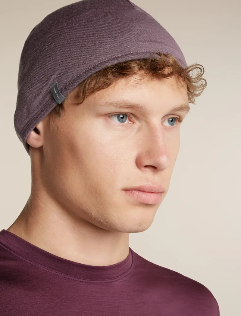 Icebreaker 200 Oasis Reverse Beanie in Dark Berry / Grey Plum-10