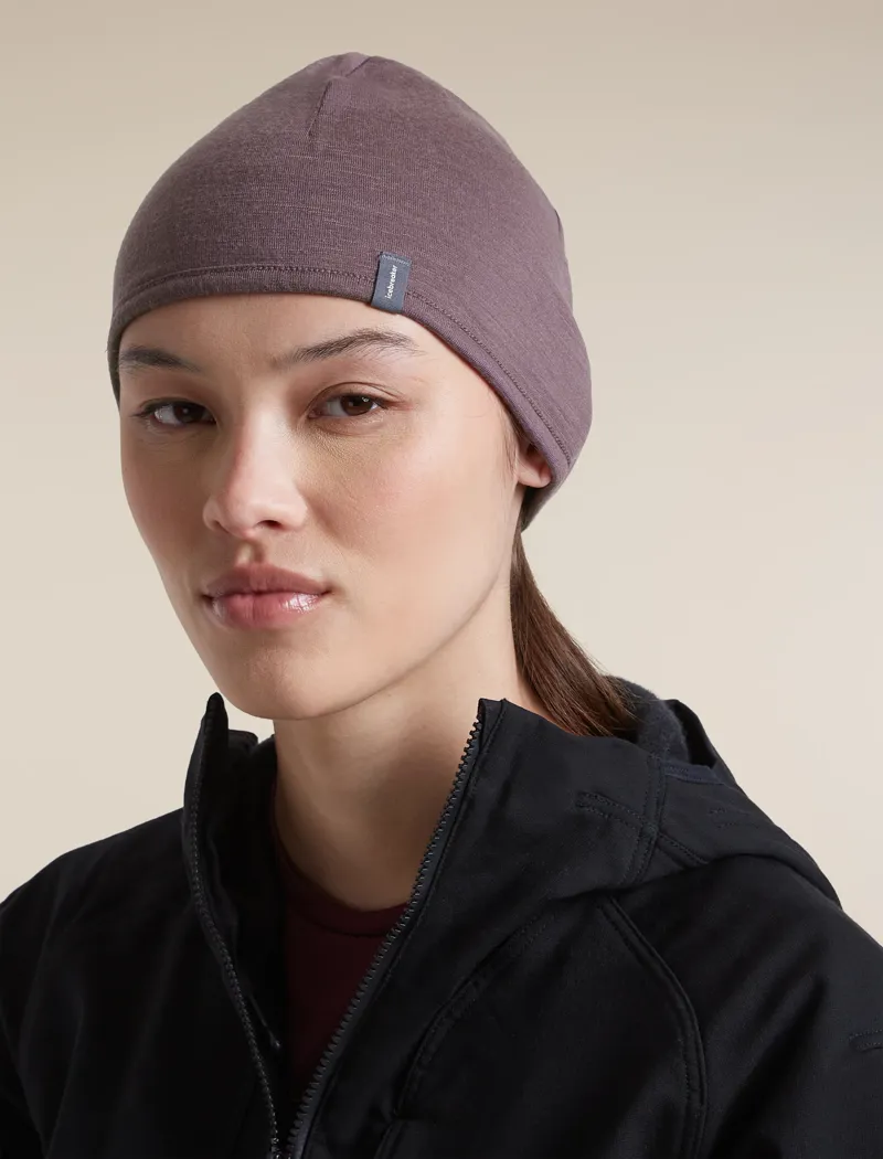 Icebreaker 200 Oasis Reverse Beanie in Dark Berry / Grey Plum-7