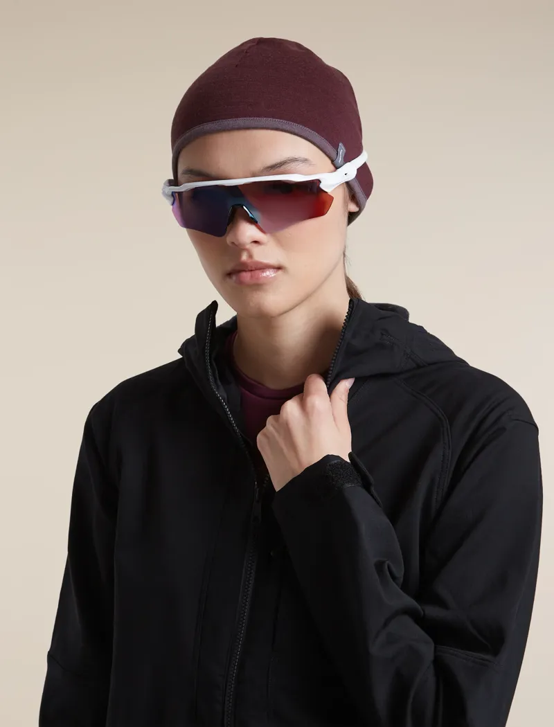 Icebreaker 200 Oasis Reverse Beanie in Dark Berry / Grey Plum-5