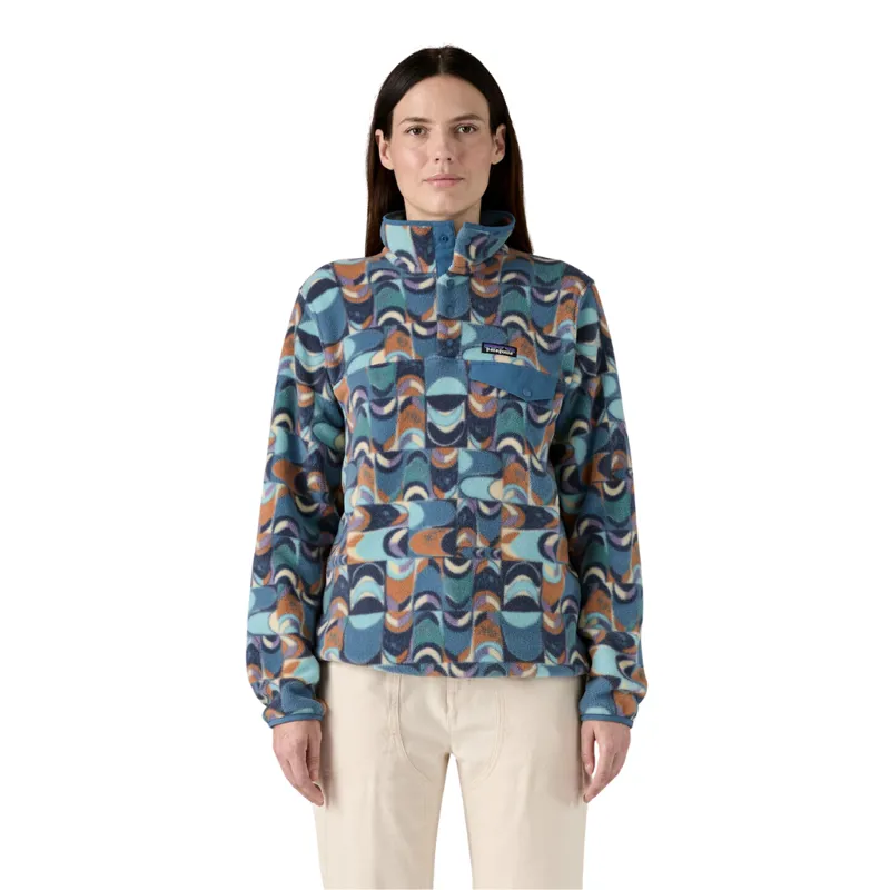 Patagonia Women's Lightweight Synchilla Snap-T Pullover in Swallowtail Geo/Still Blue