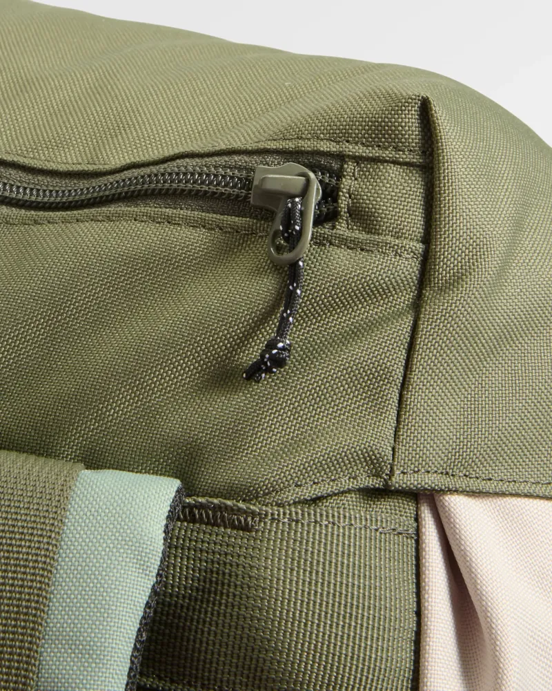 Passenger Boondocker Recycled 26L Backpack 2 in Pistachio / Misty Grey-4