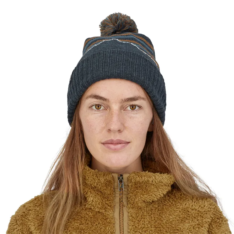 Patagonia Powder Town Fitz Roy Stripe Recycled Polyester Beanie in Smolder Blue-1