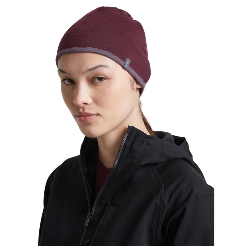Icebreaker 200 Oasis Reverse Beanie in Dark Berry / Grey Plum