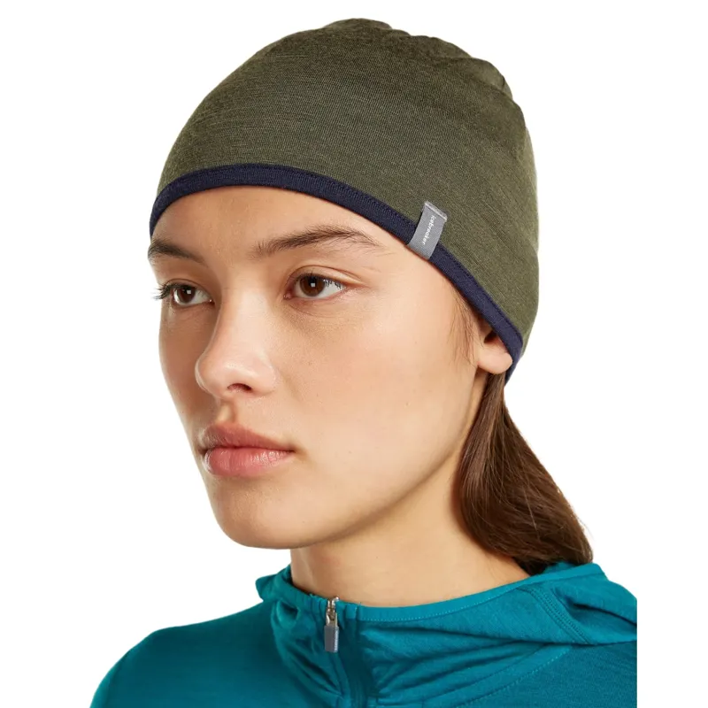 Icebreaker 200 Oasis Reverse Beanie in Dark Loden / Midnight Navy