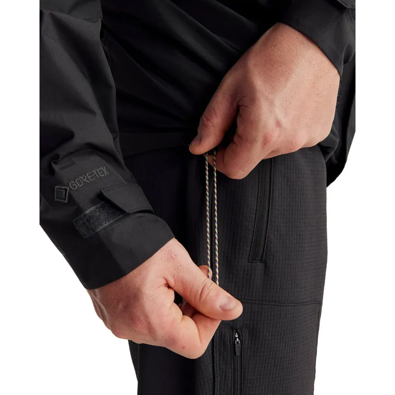 Kathmandu Bealey 2L GORE-TEX Men's Rain Jacket in Black Stingray-4