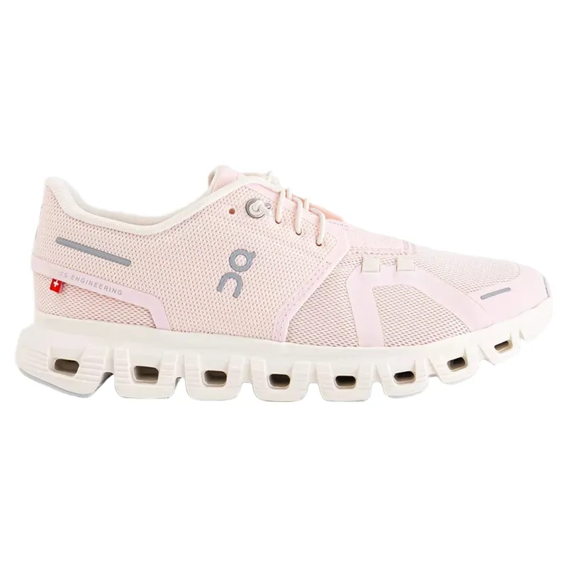 On Women's Cloud 6 Trainers in Salt / Gardenia