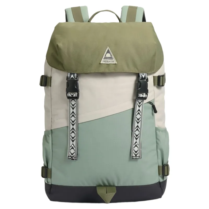 Passenger Boondocker Recycled 26L Backpack 2 in Pistachio / Misty Grey