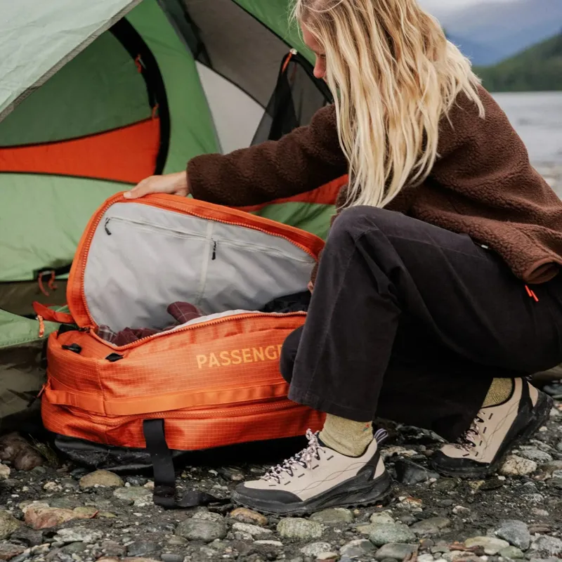 Passenger Roamer Recycled 60L Split Duffel Bag in Sunrise Orange-9