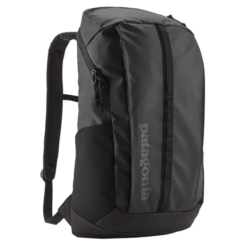 Patagonia Black Hole Pack 25L in Black / Black