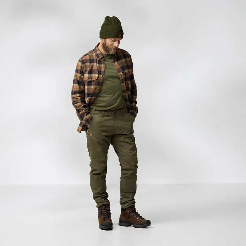 Fjallraven Men's Sormland Tapered Trousers in Dark Grey-1