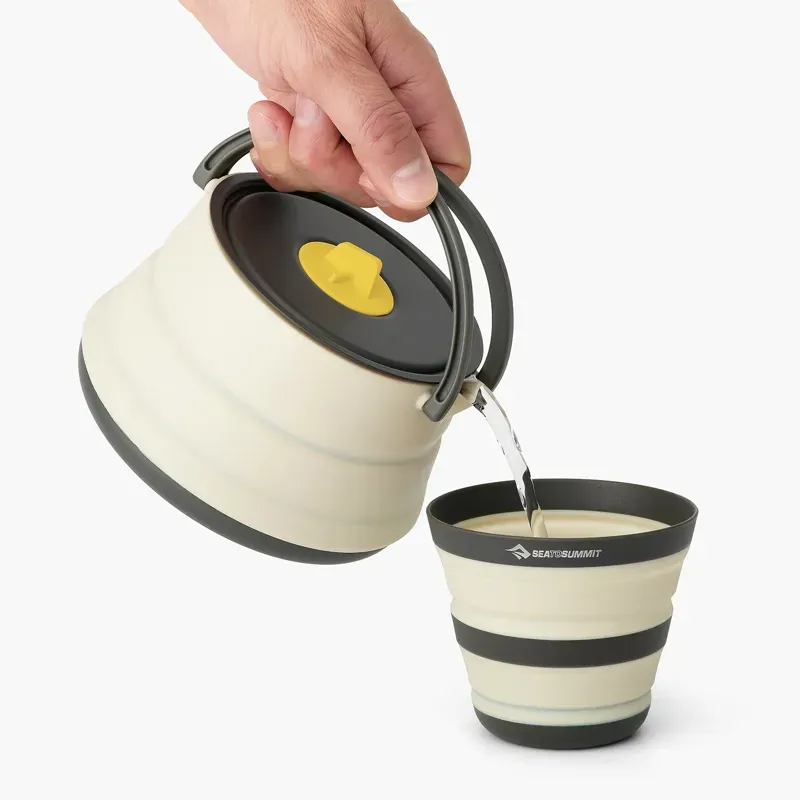 Sea To Summit Frontier UL Collapsible Kettle 1.1L in Bone White-5